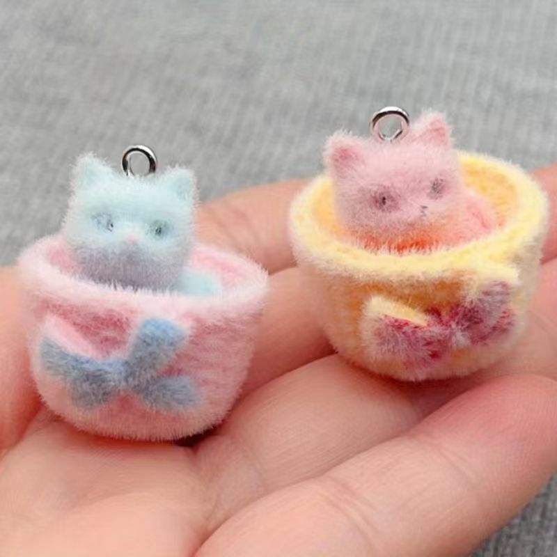 Jewelry Making Resin - 4個入り3Dぬいぐるみ樹脂製猫ペンダント、DIYジュエリー製作イヤリング、キーホルダー、アクセサリー